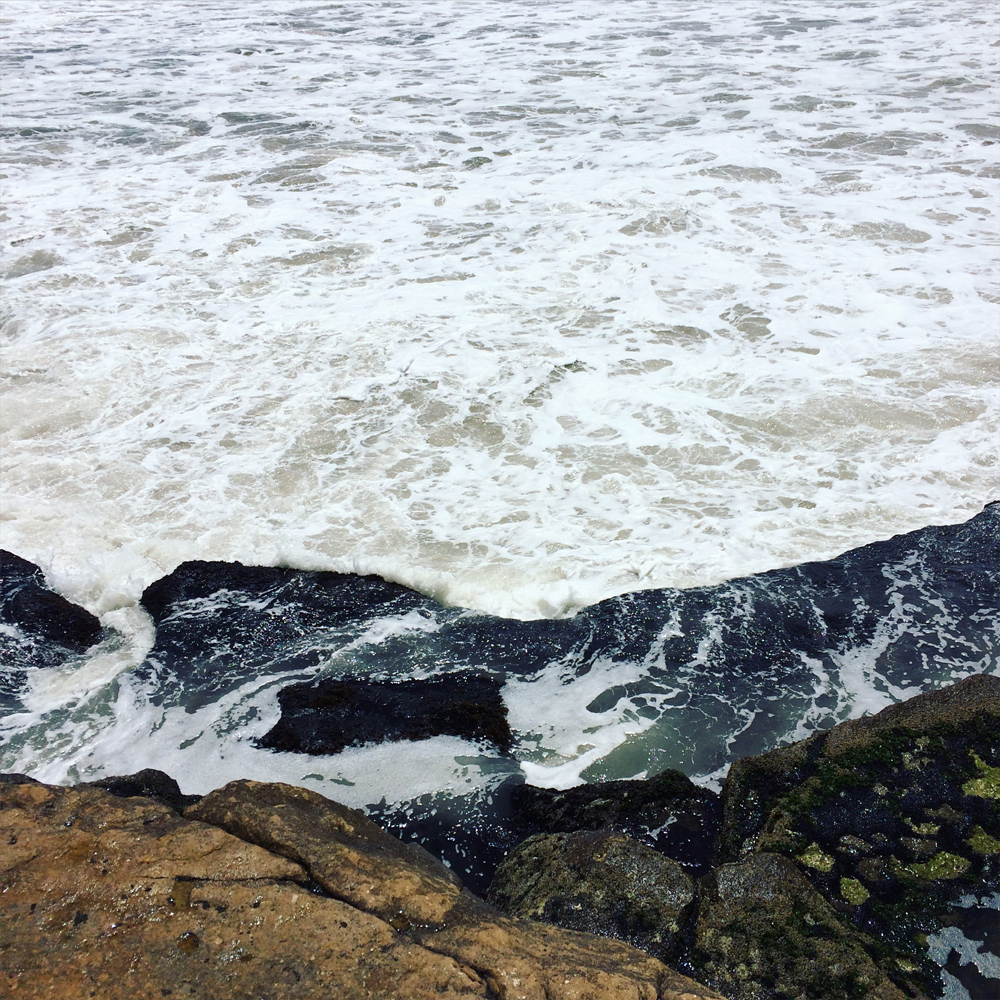 Don't leave my hyper heart alone in the water